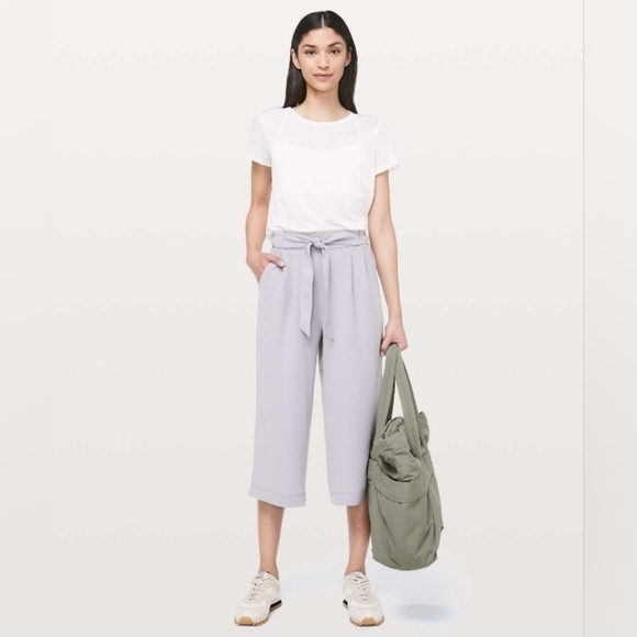 Lululemon Noir Crop Silverscreen sz 10 - Picture 1 of 11